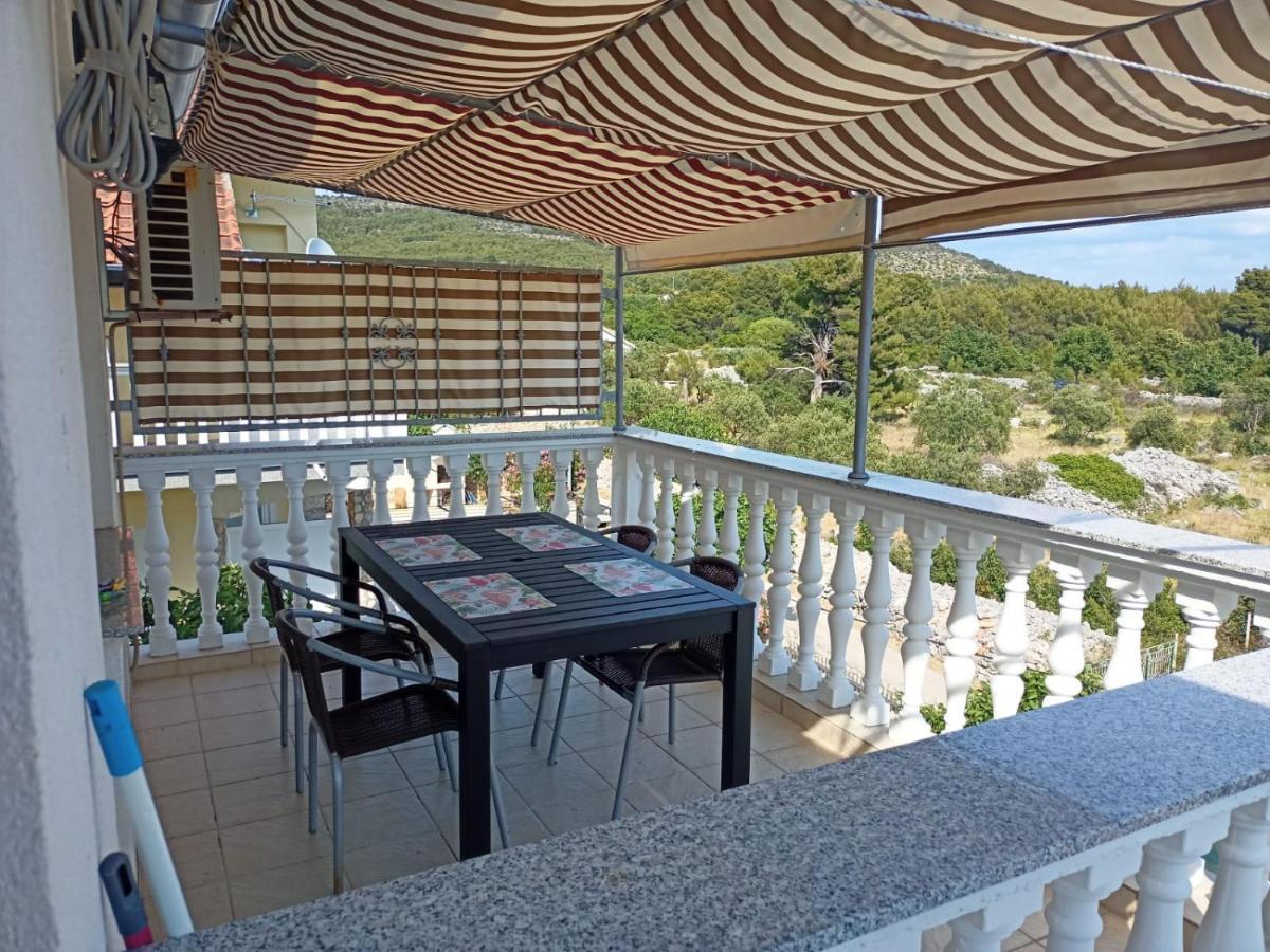 Apartments Mali Mate Трибунь Экстерьер фото